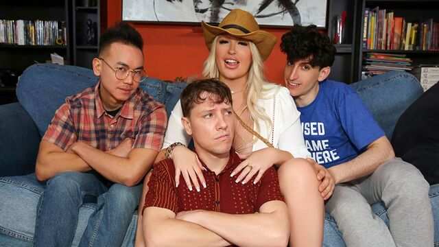 Отличная порно подборка с милфами у которых большие дойки и которые любят секс...